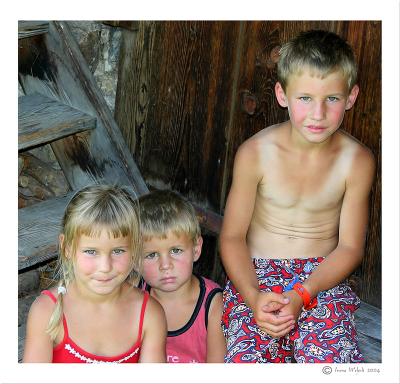 u44/wehire/medium/33771759.017RitaUeliusw.jpg