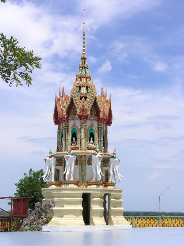 Wat Tum Seu on the Meklong Dam, Bell Tower