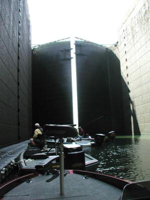 Gate opening on lower side of River