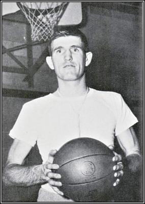 u44/yogib/medium/28810177.CoachWebb.jpg