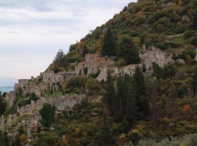 u44/ystasino/medium/28630341.MystrasGreeceOctober2003.jpg