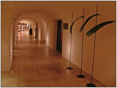0014.jpg - Corridor to Shop