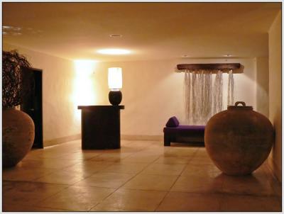 0016.jpg - Guest Service Desk