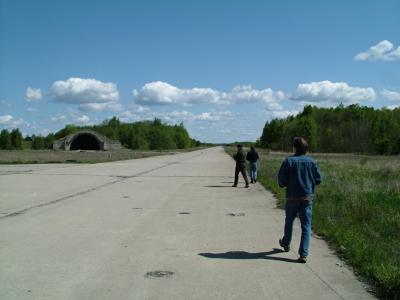 003 Kiltsi, the former airfield, where russian airforce left in 1994.jpg