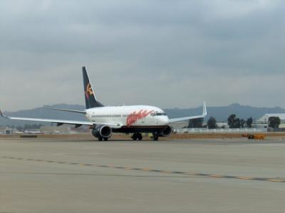AQ462 taxiing to its runway