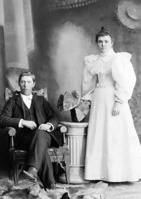 Edward & Anna Mary (Wick) Johnson.jpg