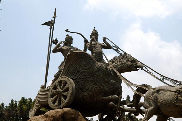 'Arjuna Wiwaha'  statue