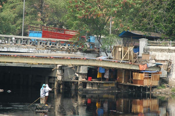 Pakin Bridge, Kota