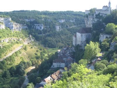 Rocamadour: descending from ramparts