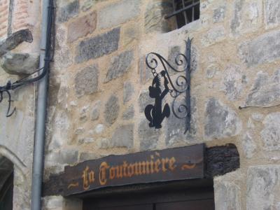 Figeac: a pet stylist