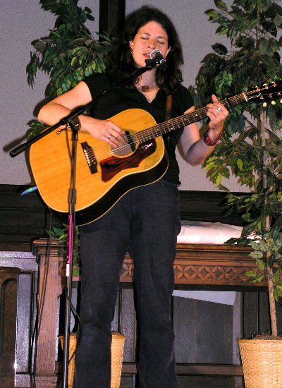 Kris Delmhorst
