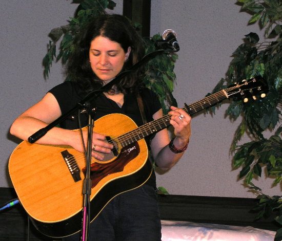 Kris Delmhorst
