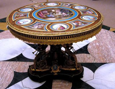 Royal Palace Table