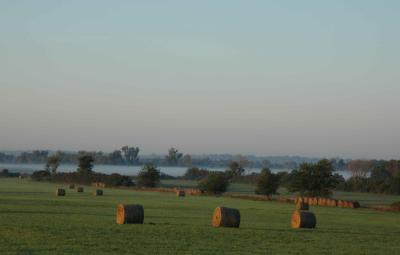 u45/chocolatte/medium/33798868.haybales_crop_web.jpg