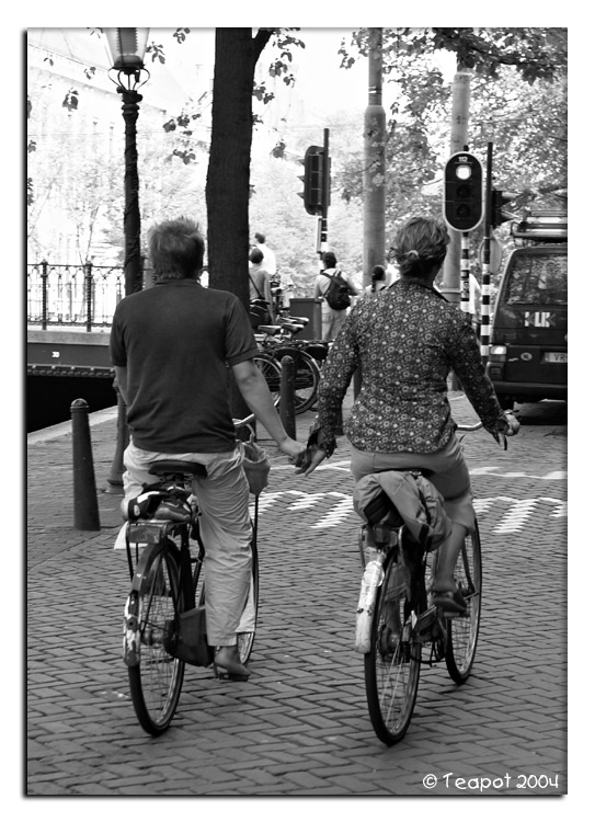 <b>Love On The Move *</b><BR> <i>by Teapot</i>