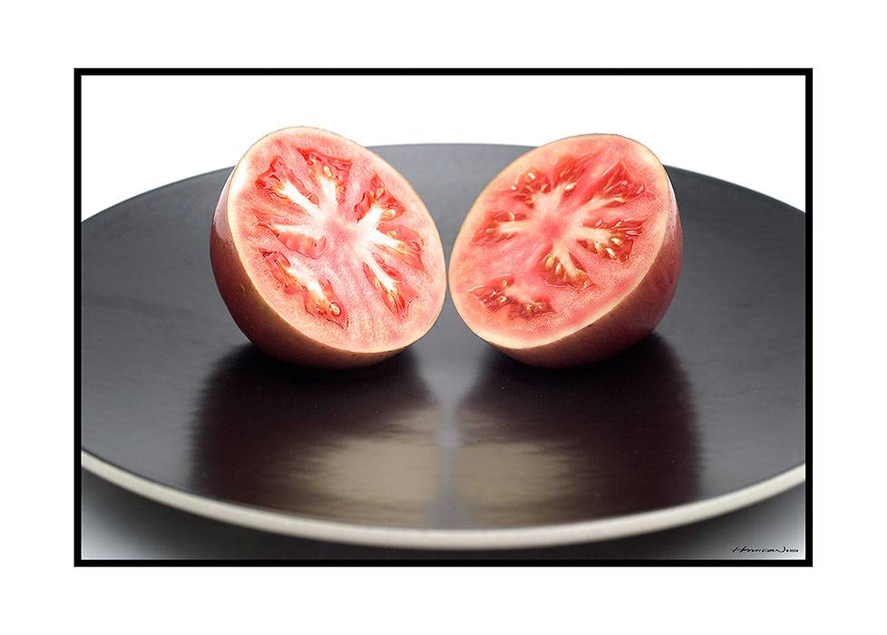 <b>Tomapple</b><BR> <i>by Mooseknuckle</i>