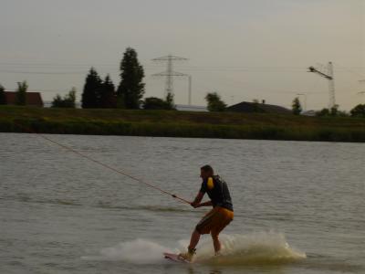 barry on wakeboard