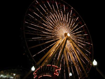 u45/dhlow/medium/39786755.ferriswheelnavypier.jpg