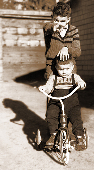 Me (sitting) and my brother Domenico (1947-1990 R.I.P.)