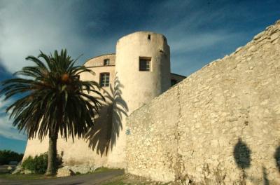 Checking out St Florent