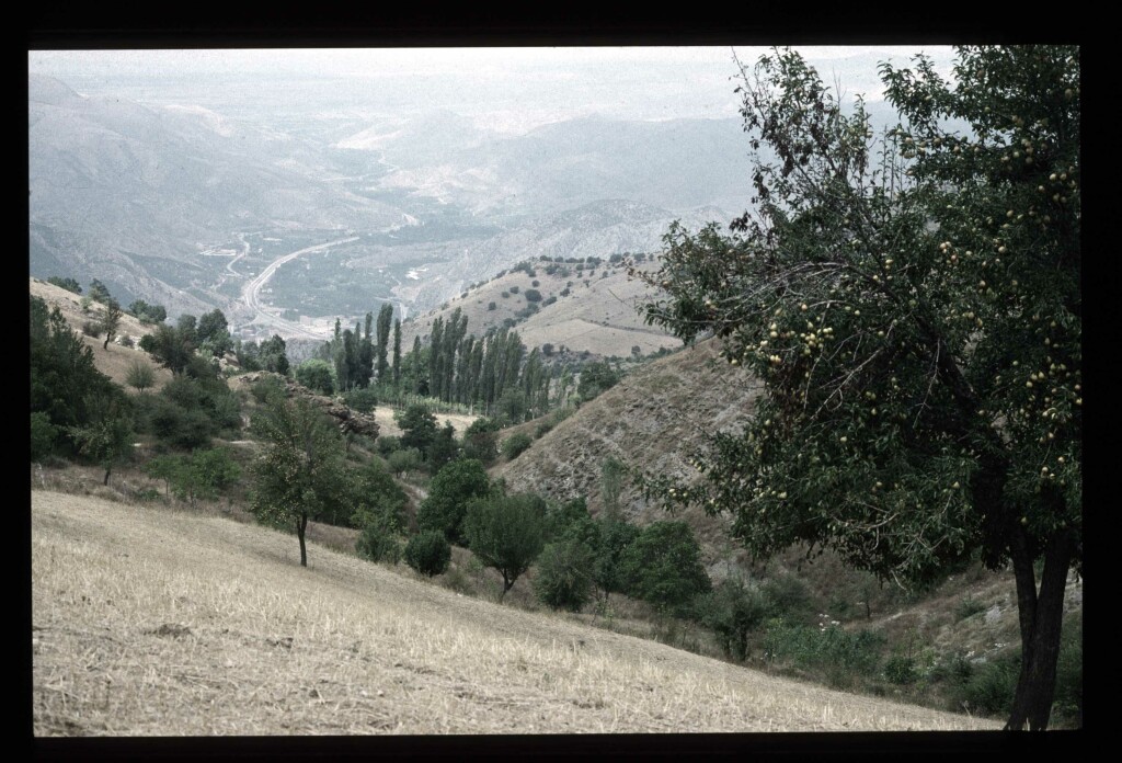 Amasya descent into town