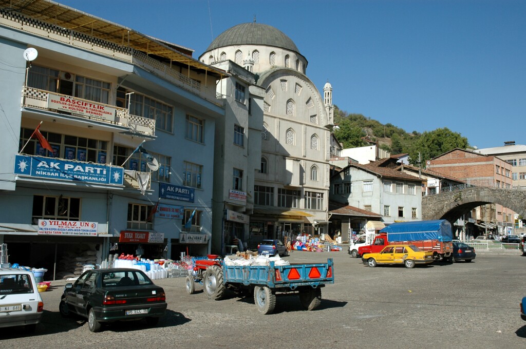 Niksar street scene