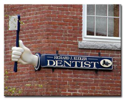 Dentist - Sign