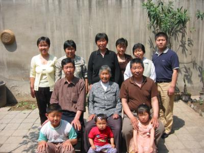 u45/grasshopper216/medium/29603185.Grandmotherssistersfamily.jpg