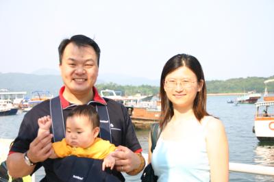 Daddy and Wan Lian along Sai Kung pier