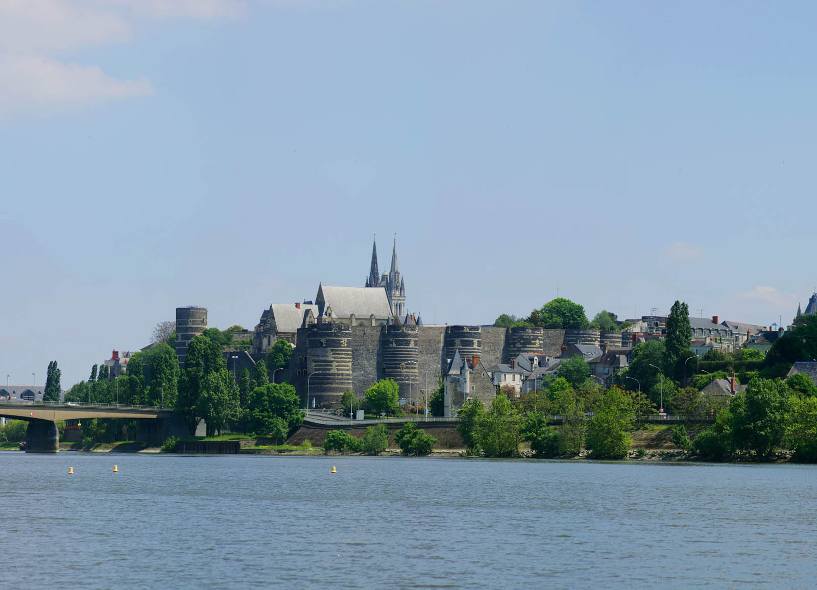 chateau dangers vu de la maine