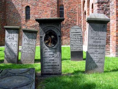 Garmerwolde - grafstenen