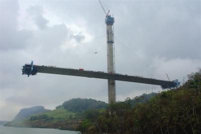 DSC01500 - A suspension bridge under construction