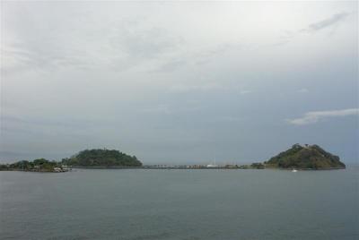 DSC01525  - End of a peninsula and a couple of islands off Panama City