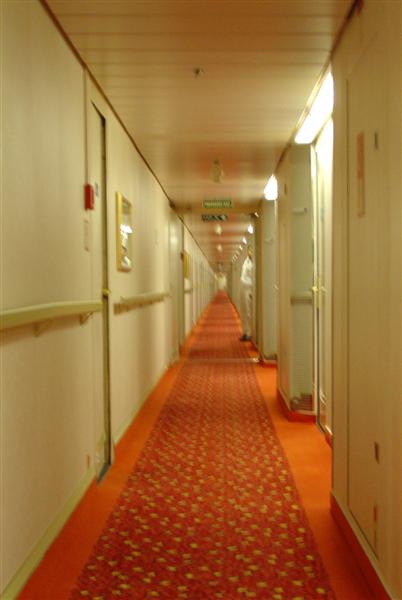 DSC01243 Hallway from outside our stateroom