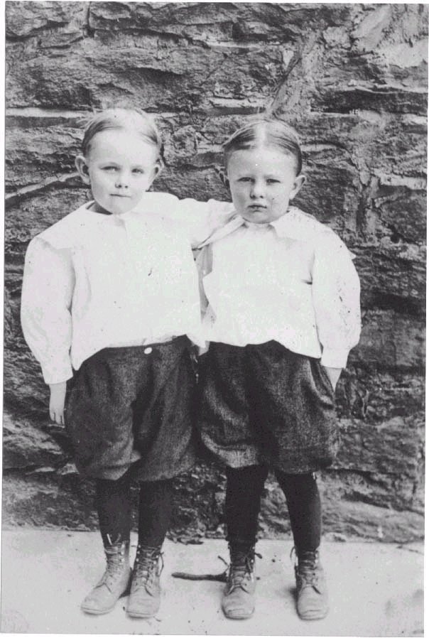 Emory & Ernest Jones - c. 1909