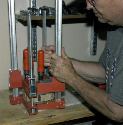 u45/jbearcat/medium/29201048.clamping2.jpg