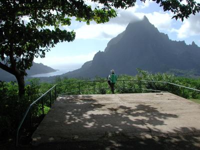 viewpoint overlooking Oponohu Bay and Mt. Rotui, from Belvedere