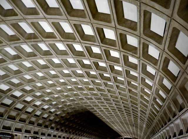 Metro in DC Feb 15 2005.jpg