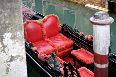 Red gondola1097.jpg