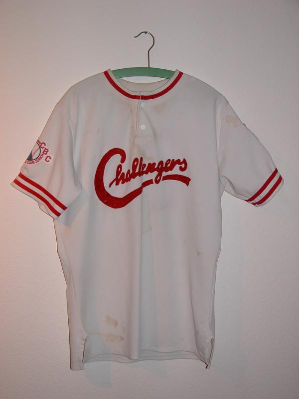 In 1985 they adopted new white uniforms .JPG