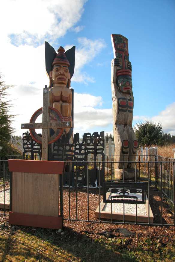 Hunt Family Burial Poles..