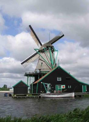 A day trip to Zaanse Schans with dutch windmills