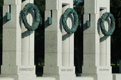 WW II Memorial   2501
