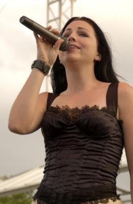 Amy Lee, Evanescence-1