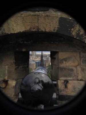 cannon at edinburgh castle.jpg