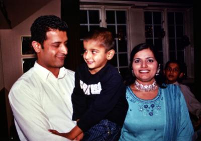 u45/lcarlsen/medium/39836238.pDAN114_HassamRubina2sons.jpg