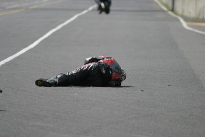 u45/liv2day/medium/29120557.livt9crash6.jpg