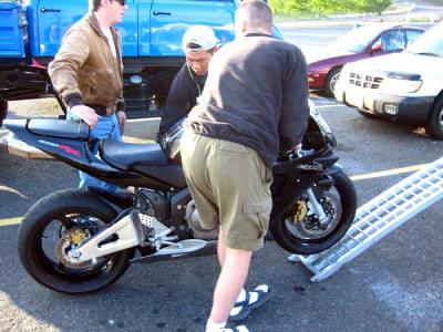 unloading-sas-600rr.jpg