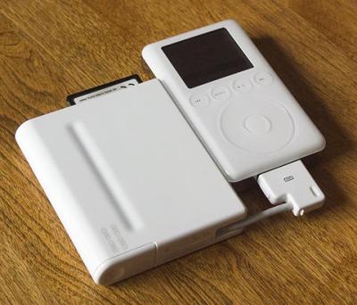 iPod-Belkin (side-by-side)
