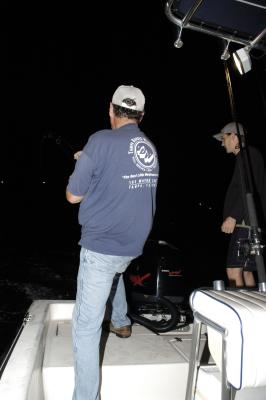 harold-sr-fighting-75lb-tarpon-05-30-04.jpg
